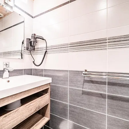 Aparthotel La Fleche D'or 3*